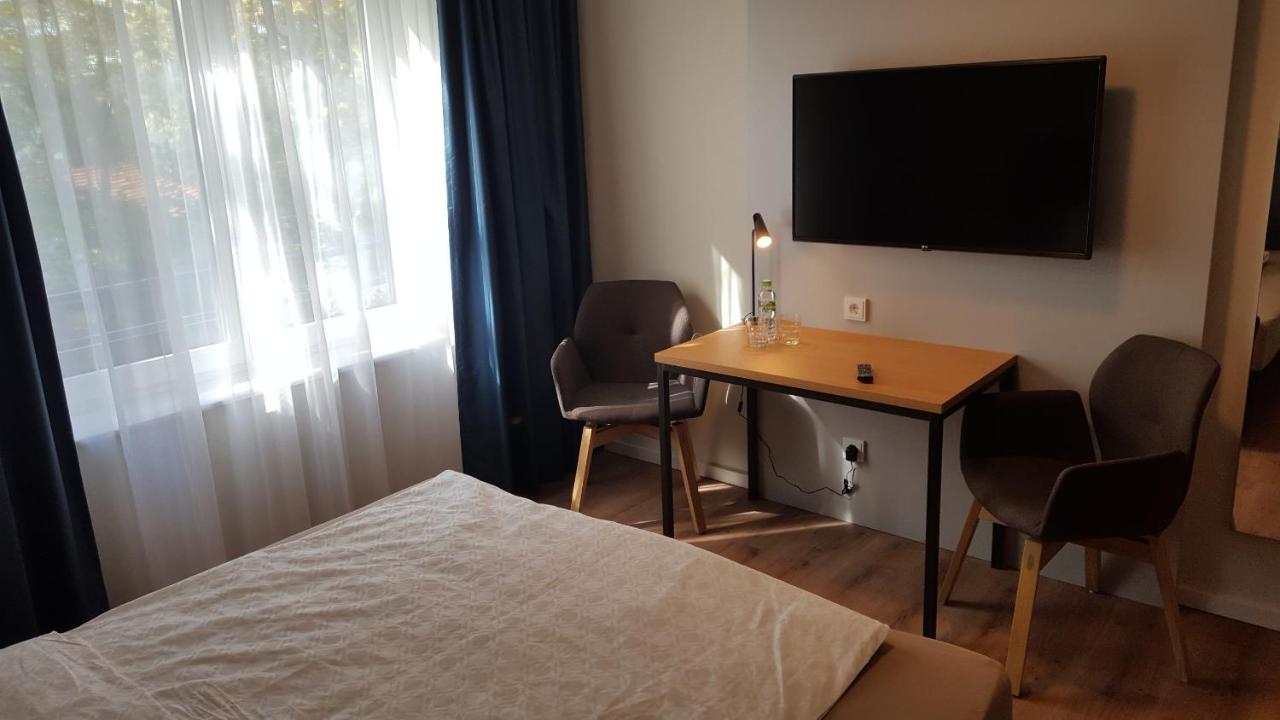 Aparthotel Amh-Wohnen Auf Zeit Grossdorf  Esterno foto