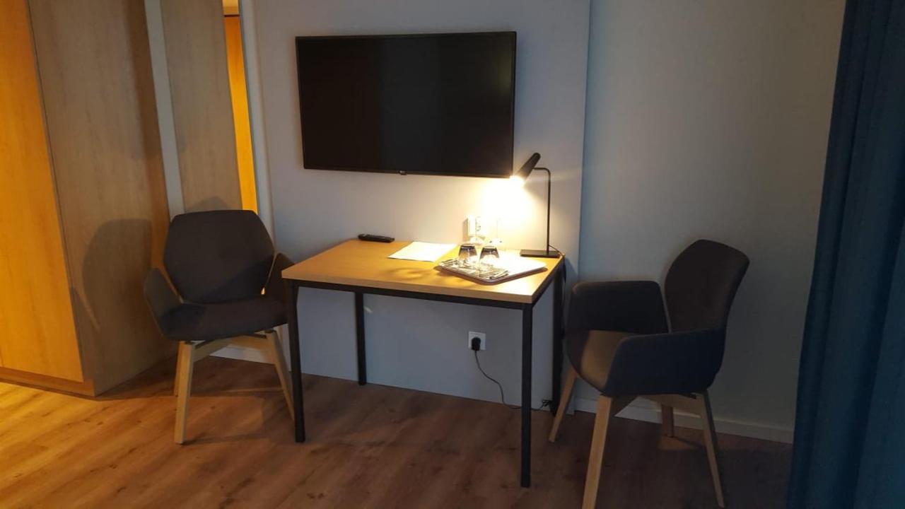 Aparthotel Amh-Wohnen Auf Zeit Grossdorf  Esterno foto